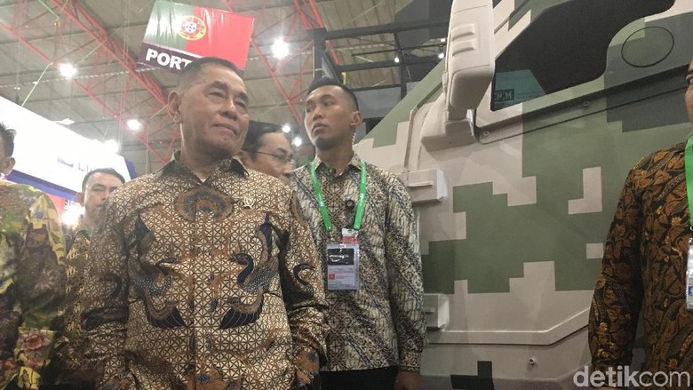 Menhan Minta Industri Pertahanan Nasional Jangan Kalah dengan Asing Menhan Minta Industri Pertahanan Nasional Jangan Kalah dengan Asing
