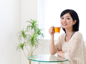 Minuman Ini Jadi Andalan Artis Korea untuk Kurangi Tampilan Wajah Tembam