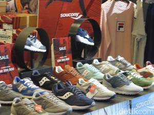 Adidas Hingga Vans Diskon 70% di Urban Sneakers Society Pacific Place