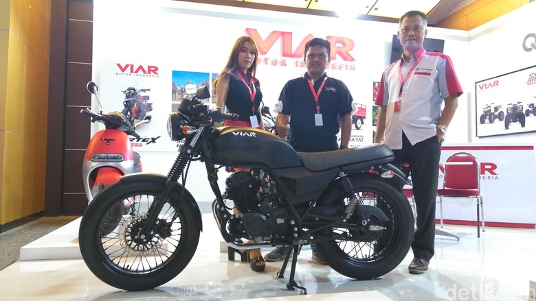 Viar Pamer Motor Klasik di Surabaya. Foto: Deny Prastyo Utomo/detikOto Viar Pamer Motor Klasik di Surabaya. Foto: Deny Prastyo Utomo/detikOto