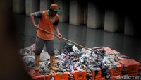 Hal itu dilakukan guna mengantisipasi banjir di musim penghujan.