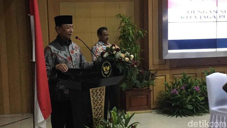 Wiranto Ngopi Bareng Yusuf Mansur hingga Al Khaththath Wiranto Ngopi Bareng Yusuf Mansur hingga Al Khaththath