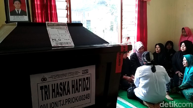 Jenazah Haska Korban Lion Air Tiba di Blitar, Ini Permintaan Keluarga Jenazah Haska Korban Lion Air Tiba di Blitar, Ini Permintaan Keluarga