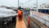 Secara terpisah, Kasiops Sudin Penanggulangan Kebakaran dan Penyelamatan Jakarta Barat, Rompis Romlih, mengatakan lokasi kebakaran berada di Jalan Green Garden Blok A1 RT 16/05, Kelurahan Kedoya Utara, Kecamatan Kebon Jeruk. Dia juga menyebutkan 11 unit pemadam kebakaran sudah berada di lokasi untuk melakukan pemadaman.