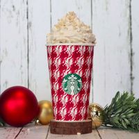 4 Desain Terbaru Red Cup Meriahkan Musim Liburan Tahun Ini
