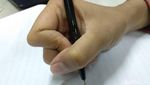Bagaimana Caramu Memegang Pulpen? Bisa Menunjukkan Kepribadianmu Lho