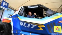 BLITS dan Kasuari tiba di PLN UID Jakarta Raya pada Jumat (9/11/2018) pagi untuk melakuakn pengisian baterai menggunakan SPLU agar dapat kembali melakukan perjalanan keliling nusantara dengan total jarak sekitar 15.000 km.