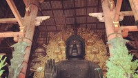 Iniesta bersama keluarganya juga pernah mampir ke Kuil Todaiji. Kuil di Kota Nara yang indah (Instagram/annaortiz34)