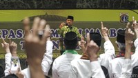 Anies menuturkan kebanyakan marbut ini pertama kali melaksanakan umrah. Dia berharap para marbut tidak sibuk melakukan hal-hal yang sia-sia selama di Tanah Suci.