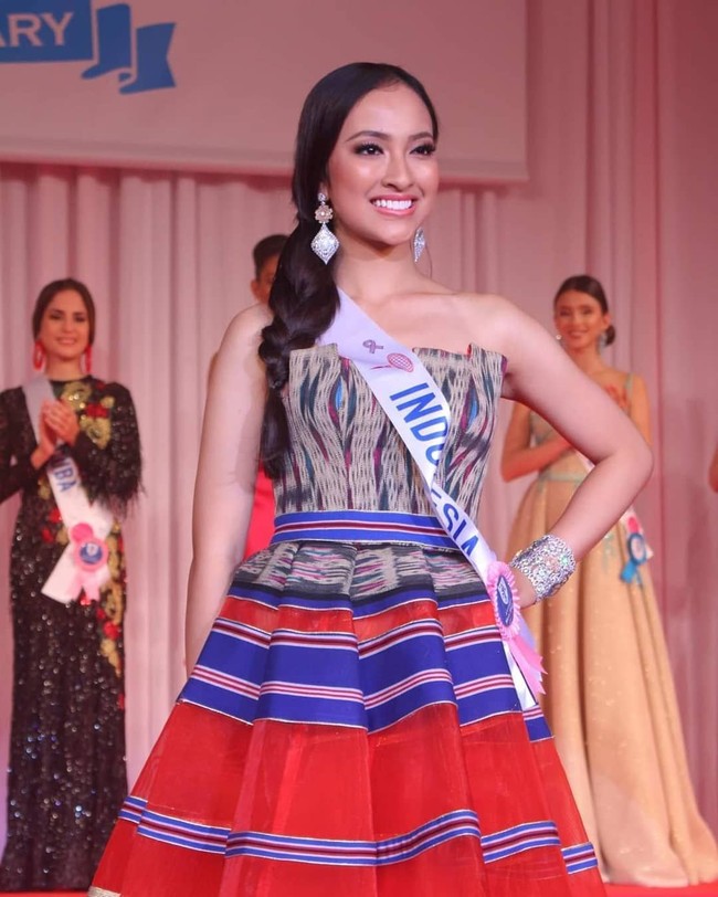 Mengikuti kontes kecantikan Miss International 2018 yang digelar di Jepang pada November 2018, runner up pertama Puteri Indonesia 2018, Vania Fitryanti Herlambang, sukses menjadi top 15. Vania Herlambang bersaing dengan 76 finalis lainnya dari berbagai negara. Dia berada di barisan top 15 bersama finalis dari Meksiko, Rumania, Thailand, Filipina, Jepang, Ekuador, Afrika Selatan, Paraguay, Kolombia, Ukraina, Spanyol, Venezuela, Australia dan Madagaskar. Foto: Instagram