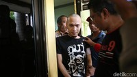 Rohandi diduga depresi sehingga melakukan penyerangan tersebut.