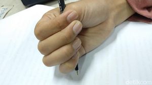 Bagaimana Caramu Memegang Pulpen? Bisa Menunjukkan Kepribadianmu Lho