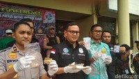 Mengaku sudah pakai ganja sejak dulu di Chili, namun ia sempat berhenti saat pindah ke Indonesia dan aktif bermain bola.