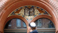 Peringatan Malam Pecah Kaca itu pun menjadi salah satu penanda terjadinya sebuah kejahatan kemanusiaan yang pernah terjadi di Eropa, khususnya di Jerman di masa lalu. Fabrizio Bensch/Reuters.
