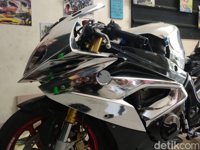 Bikin Motor Tambah Ganteng Dengan Stiker Decal Foto 6