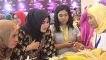 Begini Gaya Makan Istri Zumi Zola yang Ngaku Kaya dari Kakeknya