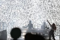 Flight Facilities. 