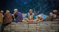 Para Pria Desa Malana (Samantha Leigh Scholl/Alamy/BBC Travel)