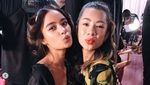 Aksi Jennifer Bachdim di Backstage Model Victorias Secret