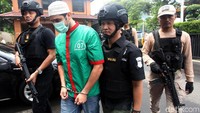 Ada pula kabar tak sedap dari pesinetron Claudio Martinez yang diciduk kepolisian atas kepemilikan dan terbukti memakai ganja. Foto: Lamhot Aritonang