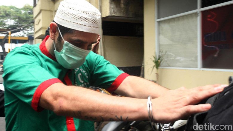 Penjual Ganja ke Claudio Martinez Ditangkap Penjual Ganja ke Claudio Martinez Ditangkap