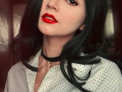 Cosplayer Cantik Ini Bisa Berubah Jadi Siapa Saja