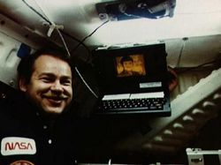 9 Pahlawan Teknologi, Penemu Ponsel Sampai Email