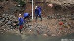 Normalisasi Turap Anak Kali Grogol Terus Dikebut