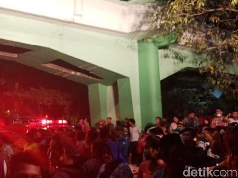 surabaya membara