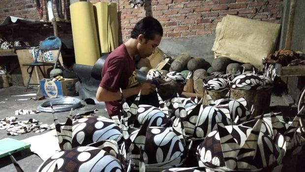 Kisah Sukses Pengrajin Blangkon Pacul Gowang yang Harumkan Sidoarjo