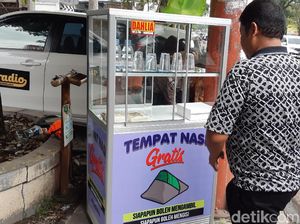 Berbagi Melalui Etalase Nasi Bungkus di Bandung