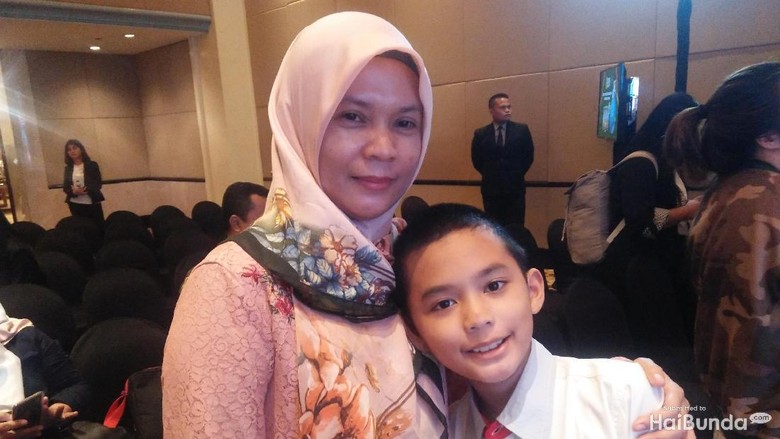 Farhan, bocah 11 tahun yang jago matematika/ Foto: Siti Hafadzoh Farhan, bocah 11 tahun yang jago matematika/ Foto: Siti Hafadzoh