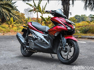 Berapa Biaya Pasang Decal Stiker di Motor?