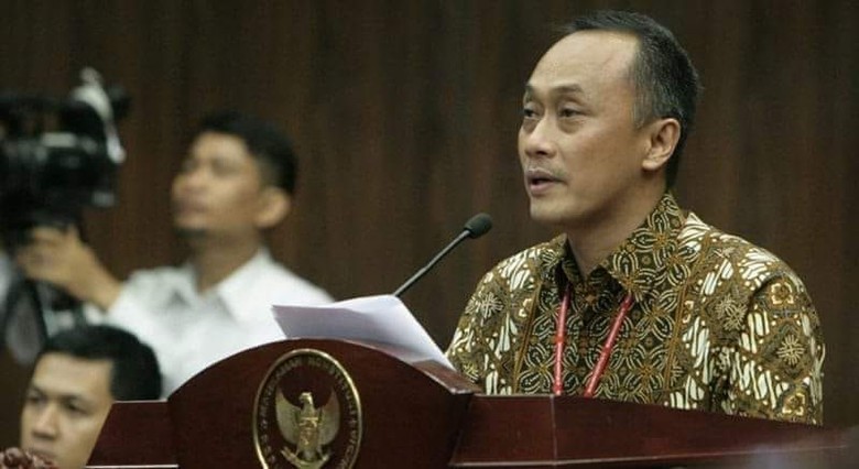 Kemendagri Minta Pencetakan e-KTP WNA Ditunda Setelah Pemilu 2019 Kemendagri Minta Pencetakan e-KTP WNA Ditunda Setelah Pemilu 2019