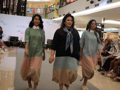 Setahun Bisnis Scarf, Laudya C. Bella Hadiahi Pelanggannya Umroh