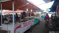 Enak Banget! Tahu Dicocol Bumbu Petis di Pasar Muludan Cirebon