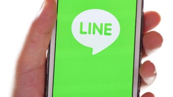 Line. Aplikasi ini sudah populer di sejumlah negara, termasuk Indonesia. Sejumlah fitur penting dan menyenangkan akan bikin pengguna Line betah mengeksplorasi. (Foto: Atsushi Tomura/Getty Images)