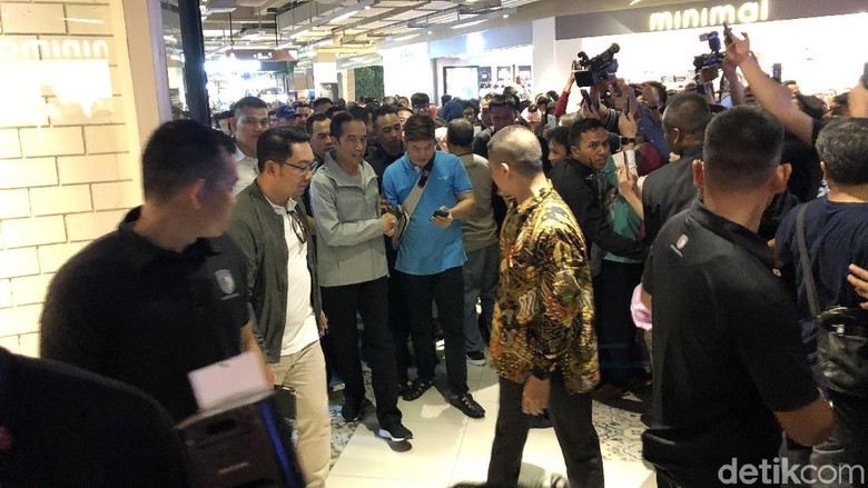 Jokowi Datangi Paskal Hyper Square Bandung, Pengunjung Histeris Jokowi Datangi Paskal Hyper Square Bandung, Pengunjung Histeris
