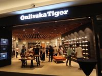 Brand Sepatu Onitsuka Tiger Buka Toko 
