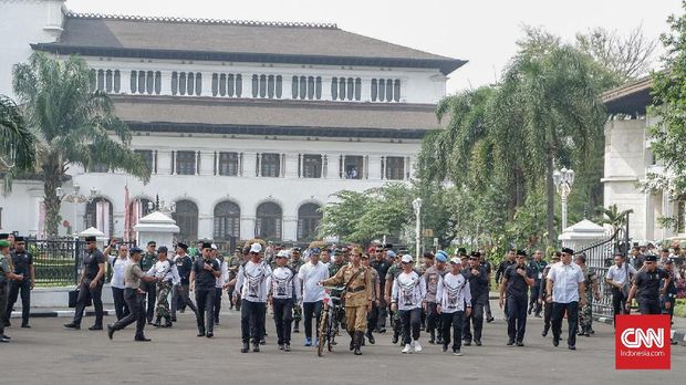 Biking Jokowi Veteran Uniform in Bangkok