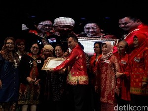 Megawati Terima Bhakti Teratai Putra Indonesia