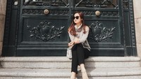 Sempatkan main ke Madrid, Spayol, gaya berfoto Do My Linh sangat simpel. (domylinh1310/Instagram)