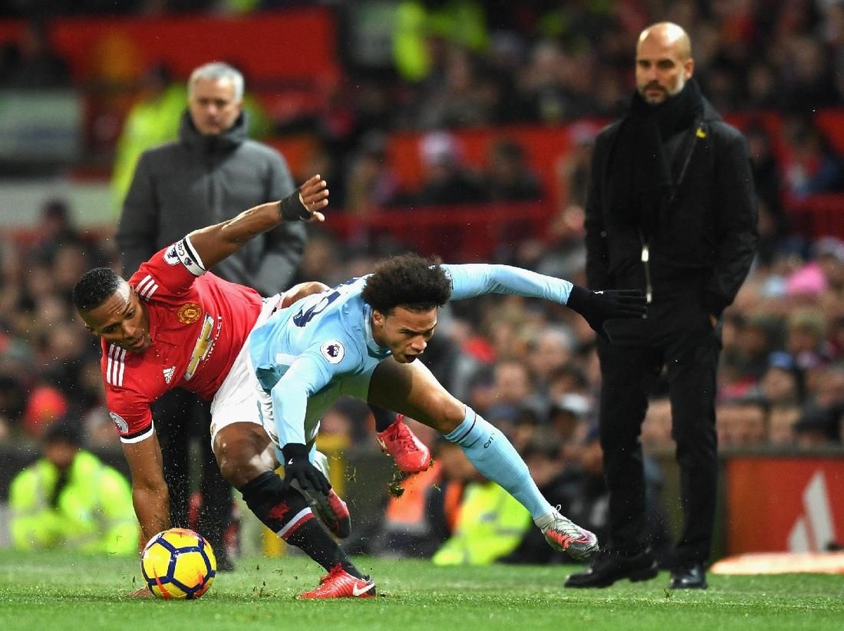 Josep Guardiola mengatakan Derby Manchester bukan laga terpenting City di musim ini. (Foto: Michael Regan/Getty Images)