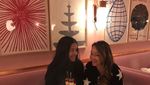 Intip Momen Makan Adriana Lima, Victoria Secrets Angel yang Baru Pensiun
