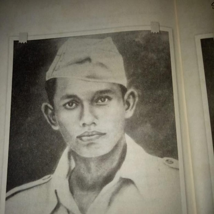 Perjuangan para pahlawan saat merebut dan mempertahankan kemerdekaan Indonesia menarik untuk dibahas. Salah satunya adalah kisah Letkol Sroedji.