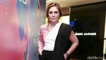 Pasang Muka Fierce, Wulan Guritno Makin Cantik?
