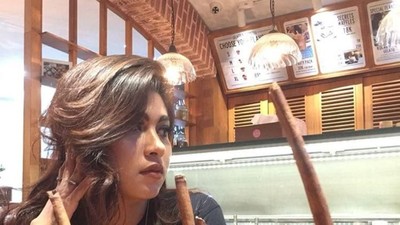 Ini Barbie Nouva, Sahabat Miyabi yang Suka Makan Salmon