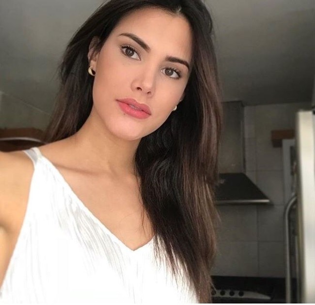 Uniknya, kemenangan Mariem sebagai Miss Venezuela International 2017 satu tahun lalu itu pun bertepatan dengan hari kelahirannya juga, saat dirinya berulang tahun ke-19