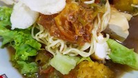 ahu campur Surabaya ini bisa bikin kangen. Karena kuah kaldu daging, sambal petis dan tahu yang lembut berpadu seimbang di lidah. Kamu bisa meracik sendiri dengan resep berikut ini. Foto: Dok.detikfood