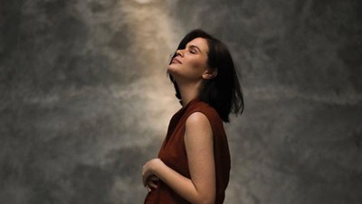 Hamil Tua, Istri Petra Sihombing Makin Bersinar